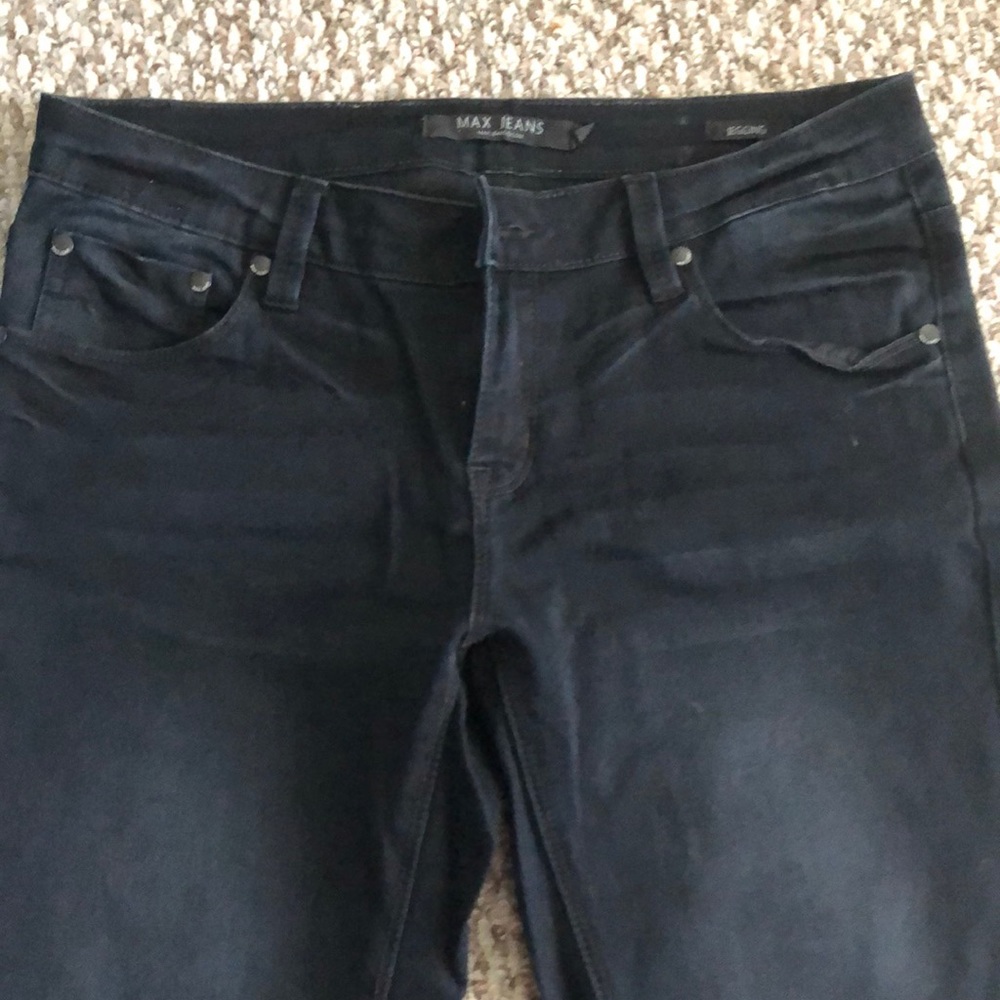 Skinny jegging